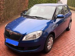 Blau Gebraucht 2014 Skoda Fabia Kleinwagen | 6.200 € (Etwas zu teuer)