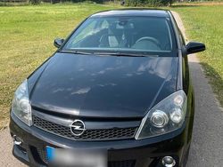 Schwarz Gebraucht 2006 Opel Astra OPC Coupé | 6.300 €