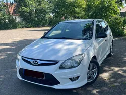Weiß Gebraucht 2011 Hyundai i30 Edition Kombi | 1.500 € (Fairer Preis)