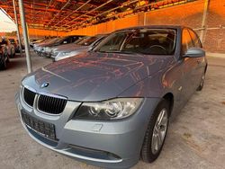 Grau Gebraucht 2007 BMW 320 Sport Line Limousine | 6.499 € (Fairer Preis)