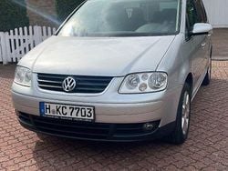 Silber Gebraucht 2005 VW Touran Van / Kleinbus | 2.500 € (Fairer Preis)