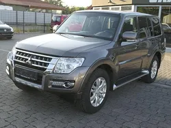 Braun Gebraucht 2015 Mitsubishi Pajero Plus SUV | 14.990 €