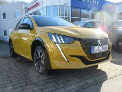 Gelb Gebraucht 2022 Peugeot e-208 GT Kleinwagen | 23.990 € (Teuer)