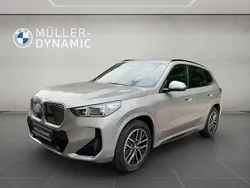 Spacesilber metallic Gebraucht 2025 BMW iX1 Luxury Line SUV | 46.990 € (Guter Preis)