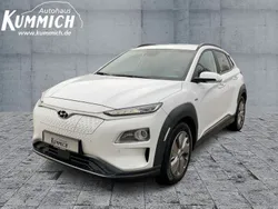 Chalk white Gebraucht 2020 Hyundai Kona Premium SUV | 24.290 € (Fairer Preis)