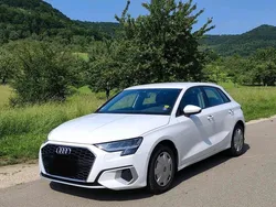 Weiß Gebraucht 2021 Audi A3 Sportback Advanced Plus Limousine | 18.695 € (Fairer Preis)