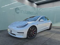 Weiß Gebraucht 2020 Tesla Model 3 Limousine | 30.099 € (Etwas zu teuer)