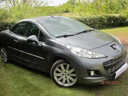 Grau Gebraucht 2010 Peugeot 207 CC Platinum Cabrio | 3.800 € (Fairer Preis)