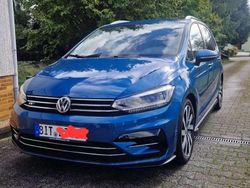 Blau Gebraucht 2017 VW Touran Highline Van / Kleinbus | 18.500 € (Fairer Preis)