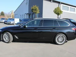 Black sapphire metallic Gebraucht 2020 BMW 530 Luxury Line Kombi | 33.480 € (Fairer Preis)