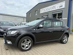 Perlmuttschwarz Gebraucht 2017 Dacia Sandero Prestige Kleinwagen | 6.890 € (Guter Preis)