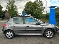 Grau Gebraucht 1999 Peugeot 206 Limousine | 1.400 € (Fairer Preis)