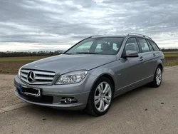 Grau Gebraucht 2011 Mercedes 220 Kombi | 7.900 €