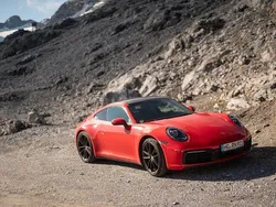 Rot Gebraucht 2022 Porsche 911 Carrera Coupé | 109.480 € (Superpreis)