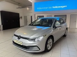 Reflexsilber (metallic) Gebraucht 2022 VW Golf VIII Life Limousine | 20.490 € (Etwas zu teuer)