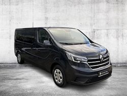 Grau Gebraucht 2024 Renault Trafic Life Van | 34.880 € (Guter Preis)
