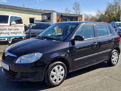 Schwarz Gebraucht 2011 Skoda Fabia Kleinwagen | 5.799 € (Etwas zu teuer)