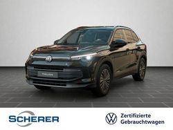 Deep black perleffekt (metallic) Gebraucht 2024 VW Tiguan Life SUV | 33.360 € (Fairer Preis)
