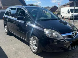Schwarz Gebraucht 2010 Opel Zafira Van / Kleinbus | 2.500 € (Guter Preis)