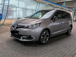 Grau Gebraucht 2015 Renault Grand Scénic III Bose Edition Van / Kleinbus | 9.500 €