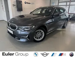 Grau Gebraucht 2020 BMW 320 Sport Line Kombi | 25.977 € (Fairer Preis)