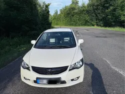 Weiß Gebraucht 2009 Honda Civic Hybrid Limousine | 4.999 € (Fairer Preis)
