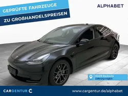 Solid black (metallic) Gebraucht 2022 Tesla Model 3 Limousine | 24.807 € (Guter Preis)