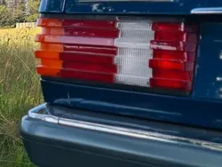Blau Gebraucht 1986 Mercedes E420 Limousine | 23.900 €