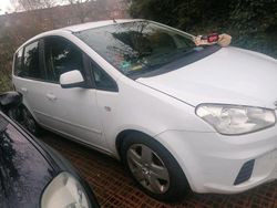 Weiß Gebraucht 2009 Ford C-MAX Van / Kleinbus | 1.900 €