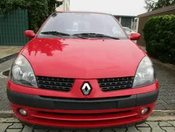 Rot Gebraucht 2002 Renault Clio II Dynamique Limousine | 1.990 € (Guter Preis)