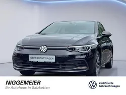 Deep black perleffekt (metallic) Gebraucht 2020 VW Golf VIII Style Limousine | 20.890 € (Guter Preis)