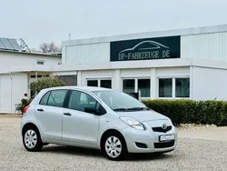 Silber Gebraucht 2009 Toyota Yaris Cool Kleinwagen | 5.490 € (Teuer)