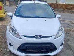 Weiß Gebraucht 2011 Ford Fiesta Trend Limousine | 2.250 € (Superpreis)