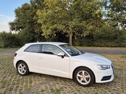 Weiß Gebraucht 2015 Audi A3 Sport Limousine | 11.000 € (Guter Preis)