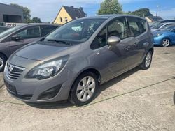 Grau Gebraucht 2010 Opel Meriva Innovation Van / Kleinbus | 2.999 € (Guter Preis)