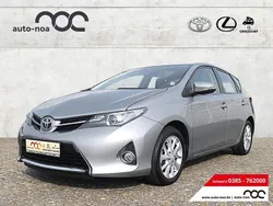 Silber Gebraucht 2014 Toyota Auris Life+ Limousine | 7.990 € (Guter Preis)