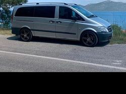 Silber Gebraucht 2010 Mercedes Vito Van / Kleinbus | 12.000 €