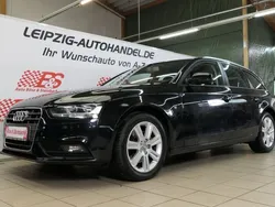 Schwarz Gebraucht 2013 Audi A4 Attraction Kombi | 13.975 €