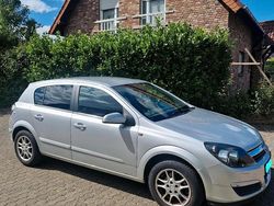 Silber Gebraucht 2005 Opel Astra Limousine | 3.400 € (Fairer Preis)
