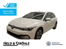 Weiß Gebraucht 2024 VW Golf VIII Move Limousine | 22.910 € (Guter Preis)