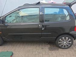 Schwarz Gebraucht 2005 Renault Twingo Kleinwagen | 1.300 €