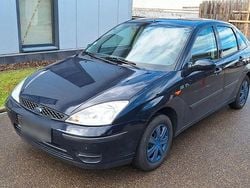 Blau Gebraucht 2004 Ford Focus Viva Limousine | 999 € (Guter Preis)
