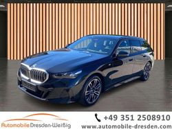 Schwarz scharz (metallic) Gebraucht 2024 BMW 520 Comfort Edition Kombi | 49.980 €
