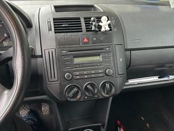 Grau Gebraucht 2005 VW Polo Kleinwagen | 1.400 € (Guter Preis)