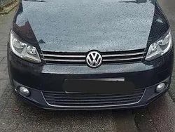 Schwarz Gebraucht 2012 VW Touran Comfortline Van / Kleinbus | 8.400 € (Fairer Preis)