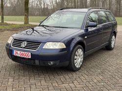 Blau Gebraucht 2002 VW Passat Trendline Kombi | 1.700 € (Guter Preis)