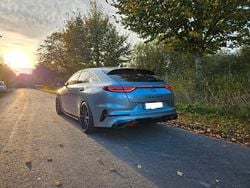 Grau Gebraucht 2020 Kia ProCeed GT Kleinwagen | 18.900 € (Guter Preis)