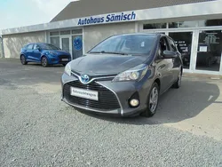 Grey metallic Gebraucht 2017 Toyota Yaris Hybrid Edition-S Kleinwagen | 10.780 € (Fairer Preis)