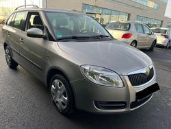 Grau Gebraucht 2009 Skoda Fabia Sport Limousine | 1.999 € (Guter Preis)