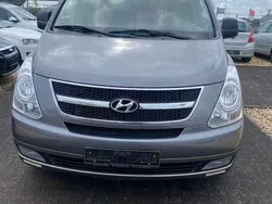 Grau Gebraucht 2010 Hyundai H-1 Van / Kleinbus | 11.500 €